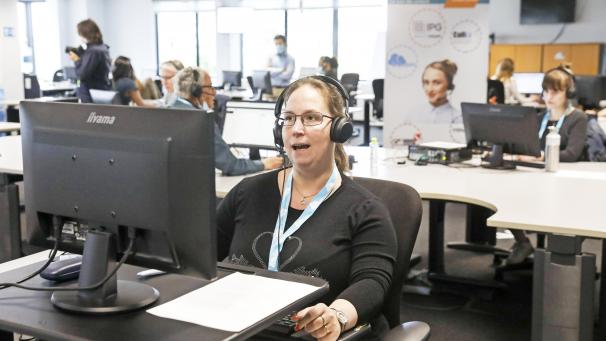 <p>Blick in das Kontakt-Tracing-Zentrum im flämischen Diegem. In Flandern weigert sich die Mehrheit der Infizierten beim Kontakt-Tracing mitzumachen und die Namen der Personen zu nennen, mit denen sie Kontakt hatten.</p>