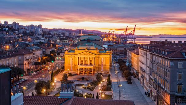 <p>Ein Blick auf das Nationaltheather in Rijeka</p>