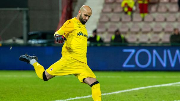 <p>Sinan Bolat</p>