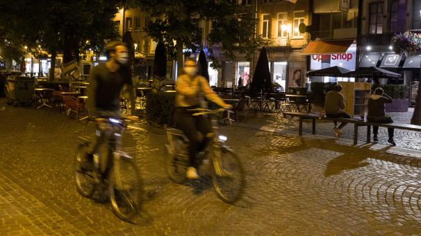 <p>In Antwerpen galt in den vergangenen Wochen eine strikte Ausgangssperre.</p>