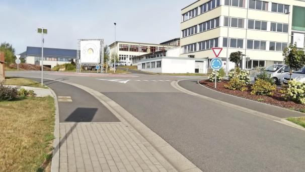 <p>Am Kreisverkehr „Bödemchen“ wird ein Fußgängerüberweg angelegt.</p>