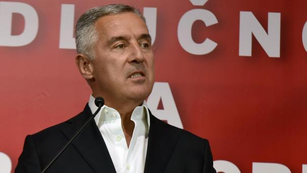 <p>Milo Djukanovic, Präsident von Montenegro, spricht in der Parteizentrale. Die Parlamentswahl in Montenegro hat nach aussagekräftigen Teilergebnissen herbe Verluste für die regierende Demokratische Partei der Sozialisten (DPS) des Langzeit-Präsidenten Djukanovic gebracht.</p>