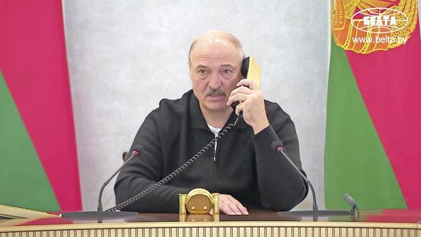 <p>Nach den neuen Massenprotesten in Belarus (Weißrussland) hat der umstrittene Staatschef Alexander Lukaschenko Veränderungen in Aussicht gestellt.</p>