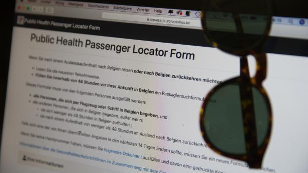 <p>Jeder Belgier, der sich mehr als 48 Stunden im Ausland befindet, muss ein Formular ausfüllen. Das sogenannte Passenger Locator Form.</p>