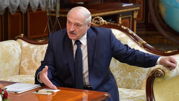 <p>Lukaschenko sieht sich bisher fest im Sattel - vor allem dank der Unterstützung aus Russland.</p>