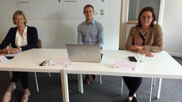 <p>Sie stellten das neue Projekt „Qubus Ostbelgien - Ort der Ideen“ vor: Nathalie Klinkenberg, WFG-Geschäftsführerin, Qubus-Projektmanager Gabriel Schnackers, und Margit Veithen, Geschäftsführerin von Ostbelgien Invest (v.l.).</p>