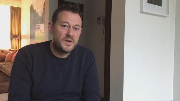 <p>November 2017: Bart De Pauw gibt in einer Videobotschaft selbst bekannt, dass die VRT die Zusammenarbeit mit ihm eingestellt hatte.</p>
