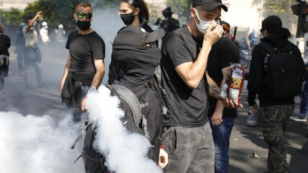 <p>Nach Zusammenstößen zwischen Demonstranten und Sicherheitskräften in Paris wurden rund 200 Menschen vorläufig festgenommen.</p>