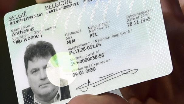 <p>Im Januar wurde in Lokeren der erste Personalausweis mit Fingerabdruck ausgestellt.</p>