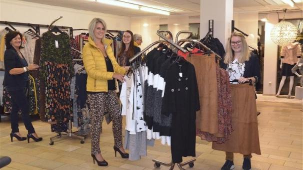 <p>Natürlich nehmen auch einige Bekleidungsgeschäfte an „Ladies on tour“ teil.</p>