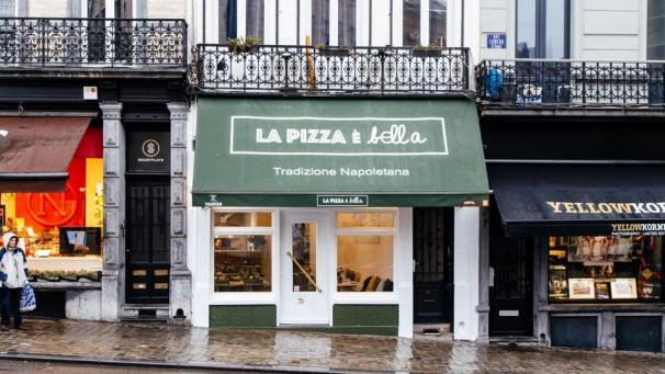 <p>Ein Blick von außen auf das Lokal „La Pizza è Bella“</p>
