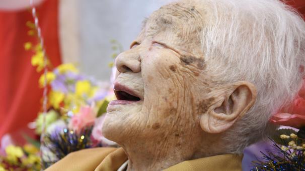 <p>Kane Tanaka lächelt drei Tage nach ihrem 117. Geburtstag.</p>