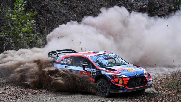 <p>Ott Tänak schied am zweiten Tag der Rallye Türkei mit Lenkungsschaden aus.</p>