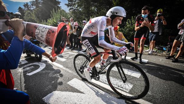 <p>Der Slowene Tadej Pogacar fährt am Sonntag im Gelben Trikot nach Paris und wird voraussichtlich als zweitjüngster Gesamtsieger in die Geschichte der Tour de France eingehen.</p>