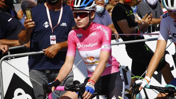 <p>GIRO-FEMMINILE-037176.jpg</p>