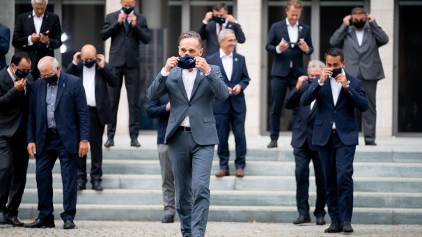 <p>Die Außenminister der EU-Staaten wollen an diesem Montag bei einem Treffen in Brüssel Sanktionen wegen Verstößen gegen das UN-Waffenembargo gegen Libyen beschließen.</p>