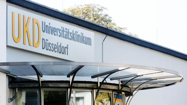 <p>Der Haupteingang zum Universitätsklinikum Düsseldorf.</p>