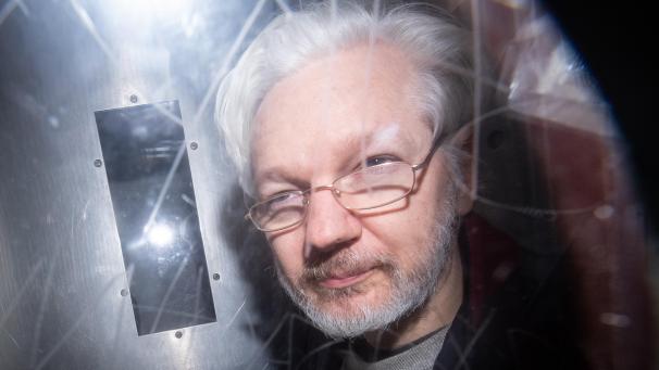 <p>Januar 2020: Wikileaks-Gründer Julian Assange verlässt das Westminster Magistrates Court in London, wo er zu einer Anhörung zum Auslieferungsgesuch der USA erschien</p>
