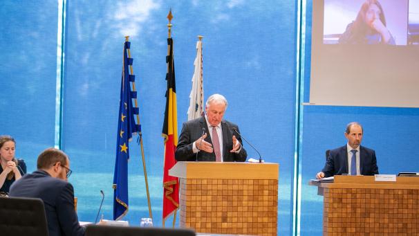 <p>Wieder am Rednerpult: Karl-Heinz Lambertz bei seiner Ansprache am Montag</p>