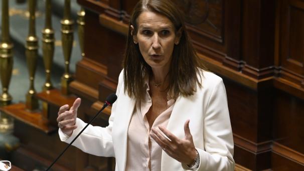 <p>Sie wird den Kopf hinhalten müssen, wenn die neue Coroma-Eindämmungsstrategie nicht funktioniert: Sophie Wilmès. Dabei tragen alle Belgier einen Teil der Verantwortung.</p>