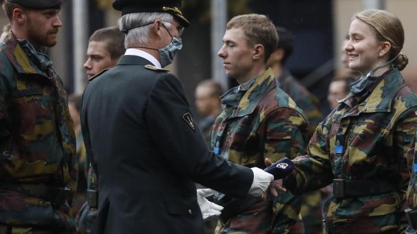 <p>Prinzessin Elisabeth erhielt das Blaue Beret aus der Hand ihres Vaters, König Philippe.</p>