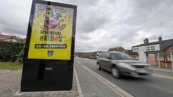 <p>PFF und Ecolo ließen nicht locker: Sie wollten wissen, ob Gemeindearbeiter die Poster in den Vitrinen angebracht hatten.</p>