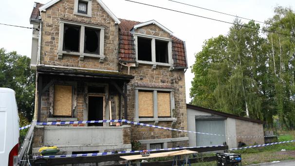 <p>Das Haus ist bis auf Weiteres unbewohnbar.</p>