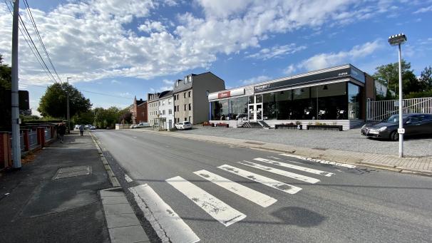 <p>Bei der Neugestaltung wird nun die gesamte Aachener Straße zwischen Eupen und Kettenis ins Auge gefasst. Dazu gehört auch das Teilstück von der Kreuzung mit Schnellewindgasse/Scheidweg bis zur Eisenbahnbrücke.</p>