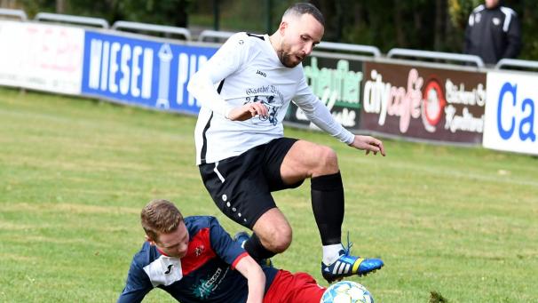 <p>Alleine Anthony Rogister (oben, gegen Noah Heinen) hätte für einen St.Vither Kantersieg sorgen können.</p>