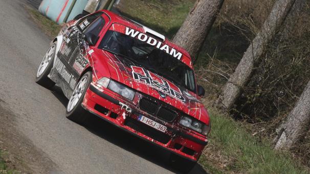 <p>Mit der Startnummer eins in Trois-Ponts: die Hommes-Brüder aus Montenau im BMW M3.</p>