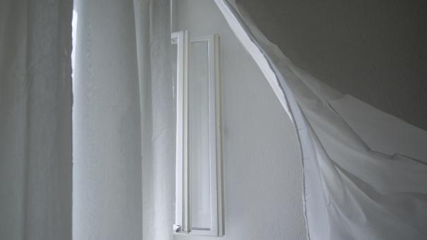 <p>Fenster auf, Aerosole raus: Stoßlüften ist eine wichtige Vorsichtsmaßnahme, um das Risiko einer Corona-Übertragung zu verringern.</p>