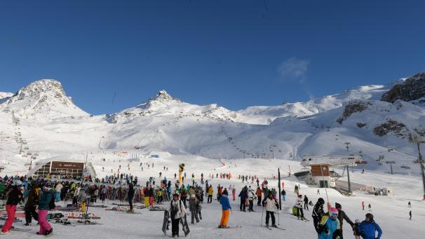 <p>Der 1.600-Einwohner-Ort in Tirol gilt nicht zuletzt wegen der dortigen Feiern beim Après-Ski als einer der Hotspots bei der Verbreitung des Coronavirus in Teilen Europas.</p>