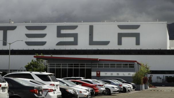 <p>Man erwarte von Energie-, Chemie- oder Autokonzernen wie Tesla, dass sie sich dem Ziel einer maximalen Erderwärmung von 1,5 Grad verpflichteten, heißt es in einem Aufruf.</p>