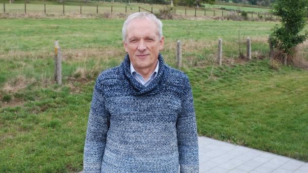 <p>Christian Paquay blickt auf eine 39-jährige Karriere im Polizeidienst zurück, ab 1981 als Feldhüter in der Stadtgemeinde St.Vith, seit 1992 als Polizeikommissar und seit 2005 als Dienststellenleiter.</p>