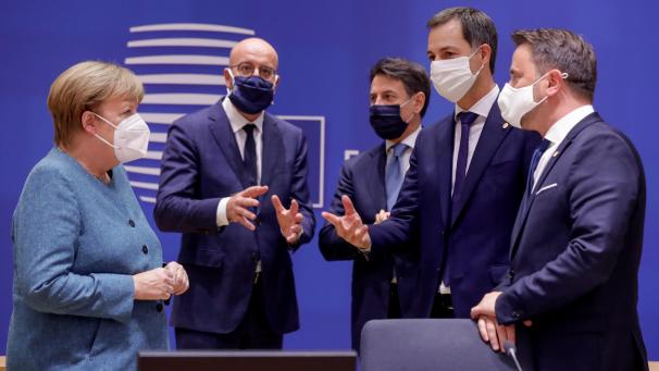 <p>Kommen heute wieder zusammen: Die deutsche Bundeskanzlerin Angela Merkel (links), EU-Ratspräsident Charles Michel (Bildmitte), Italiens Premier Giuseppe Conte, Belgiens neuer Premierminister Alexander De Croo (2.v.r.) und Xavier Bettel (ganz rechts), Premierminister von Luxemburg.</p>