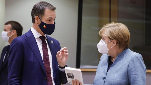 <p>Trafen am Donnerstag aufeinander: Belgiens Premier Alexander de Croo (links) und Deutschlands Kanzlerin Angela Merkel.</p>