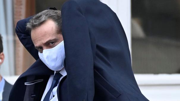 <p>Der Horeca-Sektor muss sich einmal mehr warm anziehen: Oliver Paasch am Freitag beim Konzertierungsausschuss in Brüssel.</p>
