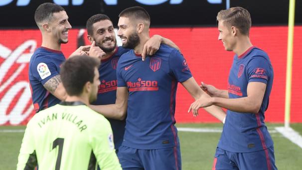 <p>Yannick Carrasco inmitten seiner Mannschaftskollegen nach seinem Tor zum 2:0 gegen Celta Vigo.</p>