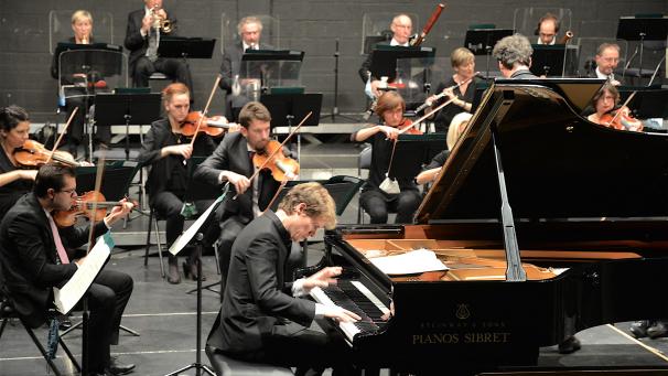 <p>Das Orchestre Philharmonique Royal de Liège mit Chefdirigent Gergely Madaras brachte Ludwig van Beethoven im St.Vither Triangel ein begeisterndes Geburtstagsständchen. Solist des Abends war der junge belgische Pianist Florian Noack.</p>
