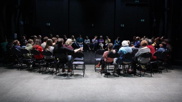 <p>Das TheaterFest der Agora - das sind auch Gespräche über Aufführungen und Theater im Allgemeinen. Dieses Jahr müssen TheaterFest-Freunde auf der ganzen Welt verzichten.</p>