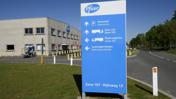 <p>In der belgischen Pfizer-Niederlassung in Puurs hat die Massenproduktion eines Corona-Impfstoffes noch vor dessen Marktzulassung begonnen.</p>