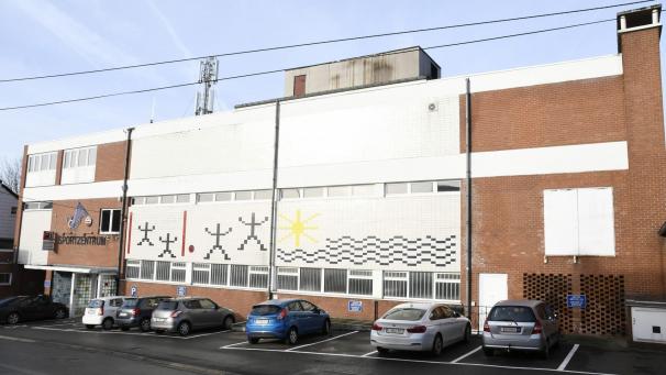 <p>Die alte Sportinfrastruktur in Kelmis könnte schon in fünf Jahren durch eine neue ersetzt werden. Am César Franck Athenäum will die Deutschsprachige Gemeinschaft eine Halle bauen, die auch von Vereinen genutzt werden kann.</p>