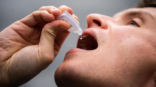 <p>Gurgeltests sind um einiges angenehmer als die schmerzhaften Nasen-Abstriche.</p>