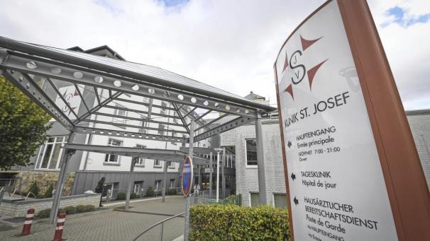 <p>klinik</p>