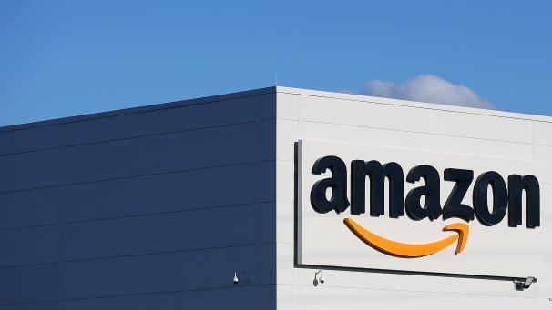 <p>Amazon steigerte den Quartalsumsatz im Jahresvergleich um 37 Prozent auf 96,1 Milliarden Dollar (82,3 Mrd Euro). Der Gewinn verdreifachte sich auf den bisherigen Bestwert von 6,3 Milliarden Dollar.</p>