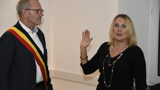 <p>Bei der Vereidigung war noch alles in Ordnung. Mittlerweile will Bürgermeister Erwin Güsting die Sozialschöffin aus dem Amt schassen.</p>