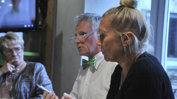<p>Heike Esfahlani-Ehlert hatte am Donnerstagabend im Bergscheider Hof zur großen „Corona-Schelte“ angesetzt.</p>