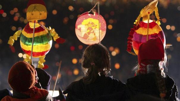 <p>Laternen und Musik gehören zum Martinsfest dazu. Das soll auch in diesem Jahr, auf Abstand, so sein.</p>