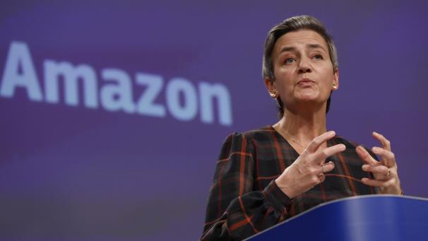 <p>„Daten über die Tätigkeit unabhängiger Verkäufer sollten von Amazon nicht zum eigenen Vorteil genutzt werden, wenn das Unternehmen mit diesen Verkäufern konkurriert“, kommentierte die zuständige Vizepräsidentin der EU-Kommission, Margrethe Vestager. Die Wettbewerbsbedingungen auf der Amazon- Plattform müssten fair sein.</p>