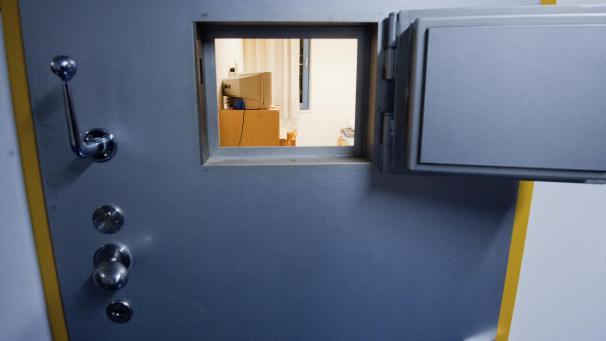 <p>Ein Angeklagter will seine Haftstrafe verlängern, da er nach eigenem Dafürhalten nicht imstande sei, eine Arbeitsstrafe zu verrichten.</p>